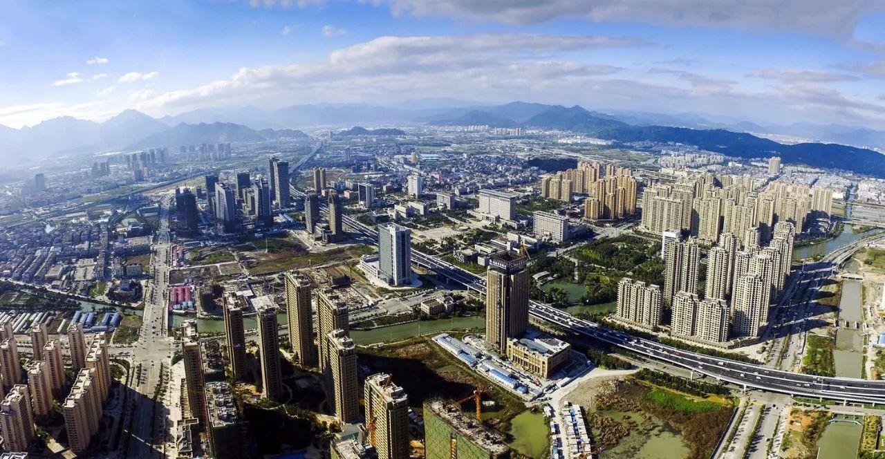 今晚浙江公共新聞頻道播出:婁紹光書記做客《黨建好聲音&middot;書記訪談錄》節目,暢談&ldquo;科教新區、山水甌海&rdquo;!